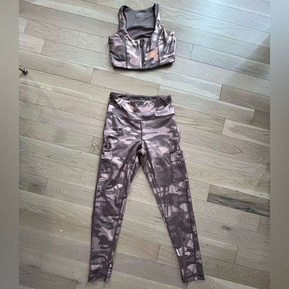 Camo Print rose gold and brown Women's workout kit bra and leggings size small - Picture 3 of 10